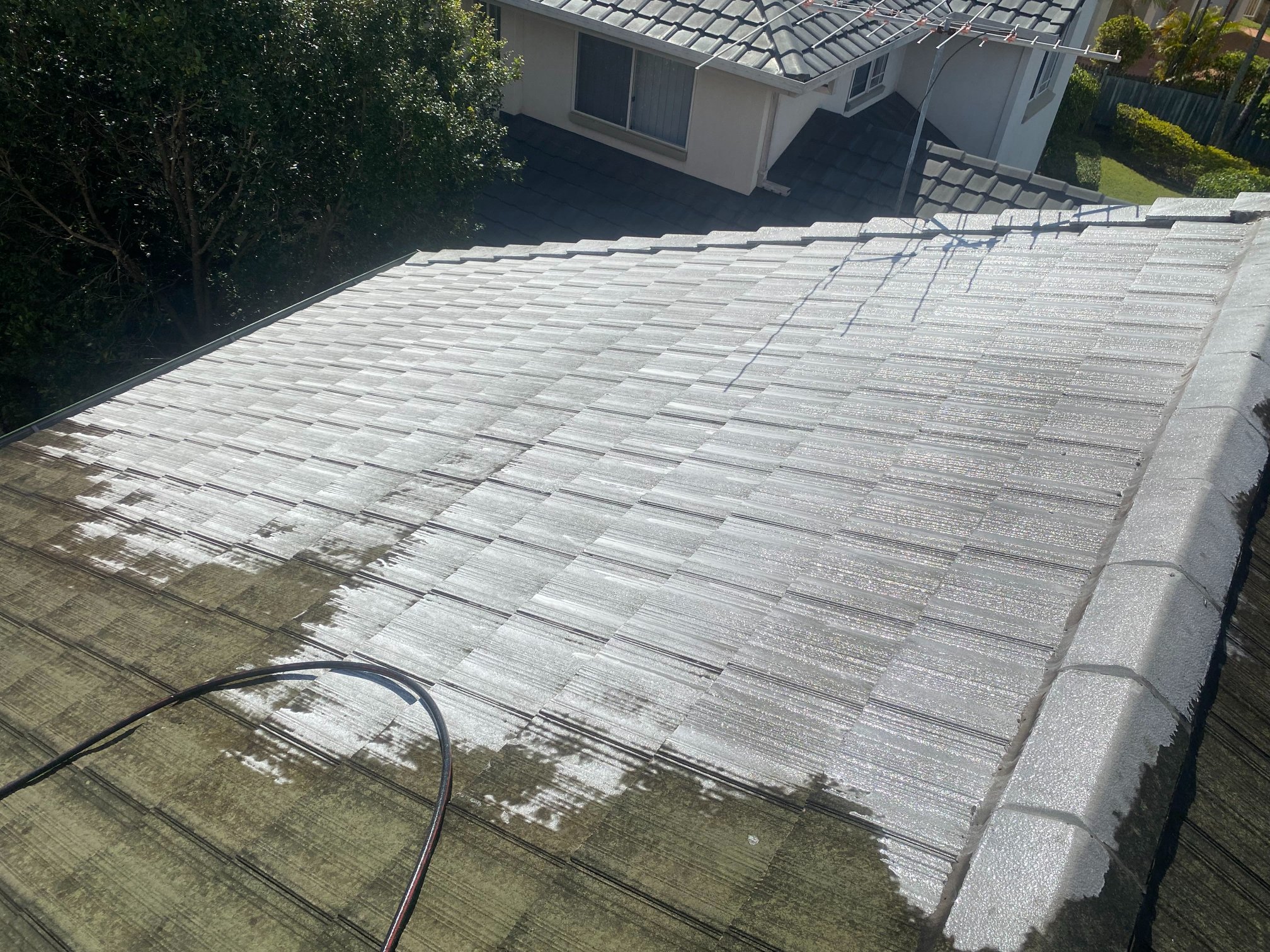Roof and gutter cleaning service in Moreton Bay home